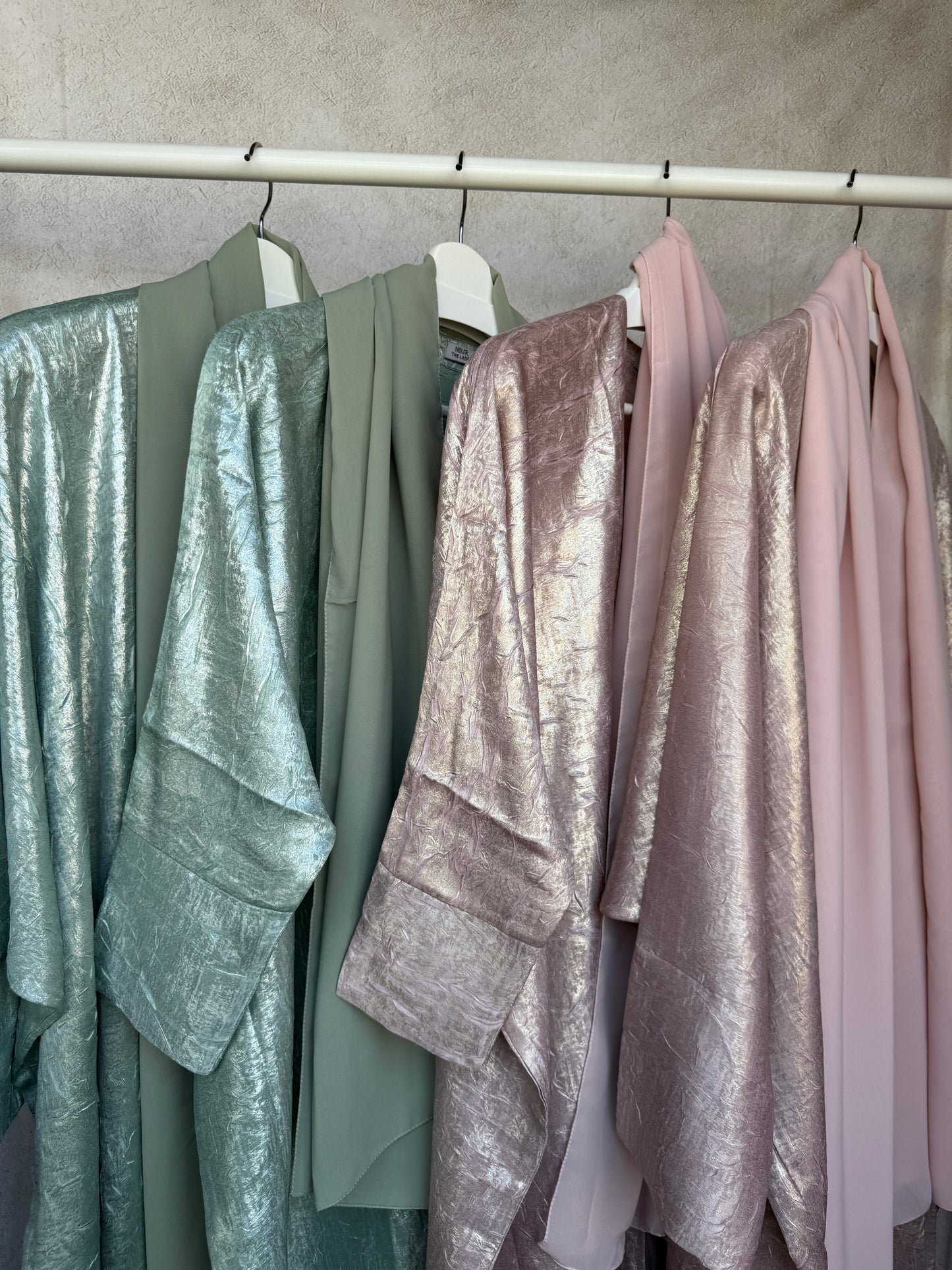 Kids Pink Crushed Velvet Abaya